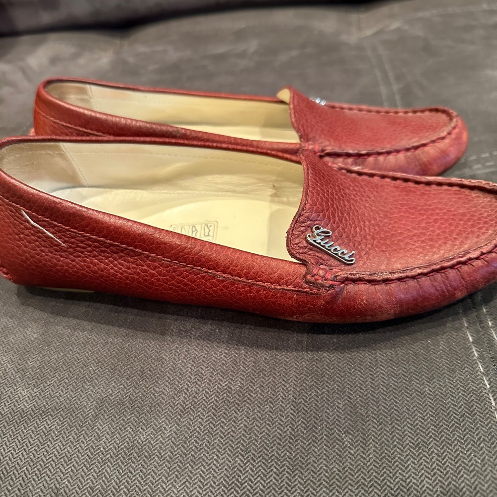 Gucci Red Leather Moccasin Flats - Picture 2 of 4